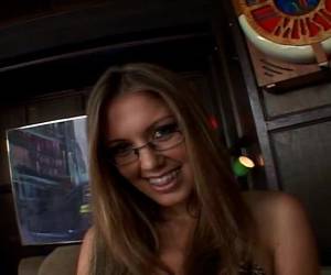 jenny simons practica sexo guarro con padre e hijo simultáneamente jovencitas estudiantes de 18 aos enseando su coo porrista morena follando con entrenador