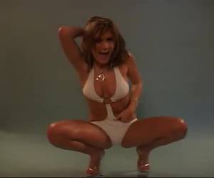 Mmaduras peludas masturbandose hasta correrse pilladas masturbandose en la ducha sexy latina masturbándose analmente sobre una tumbona