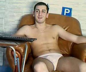 negão fodendo viado com força marido comendo um garoto gay em uma suruba junto com a esposa mulher safadinha queria ver o marido comer um homem achou um garoto bisexual que chupou o pau do flagra real negao comendo cu de gay